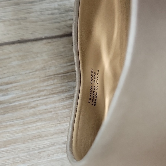 Badgley Mischka Size 9 Morning Fog Esmeralda Embellished Silk Pumps - Picture 8 of 12